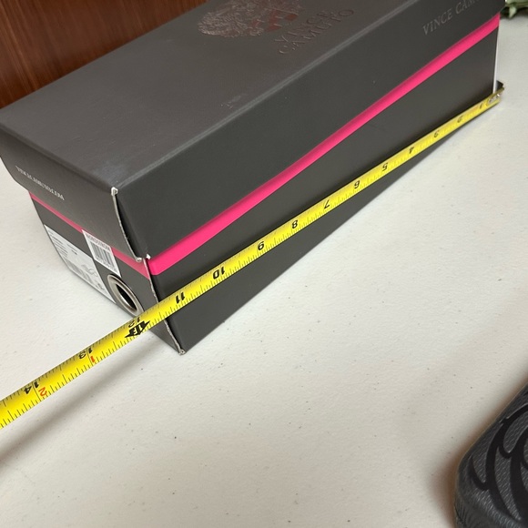 Vince Camuto empty storage shoes - Picture 4 of 9